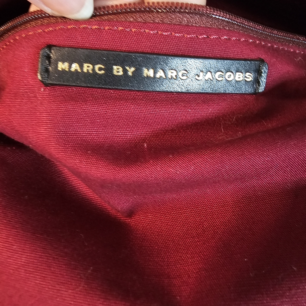 Marc Jacobs Hands Off Alex Black Leather Crossbody EUC - Picture 3 of 16